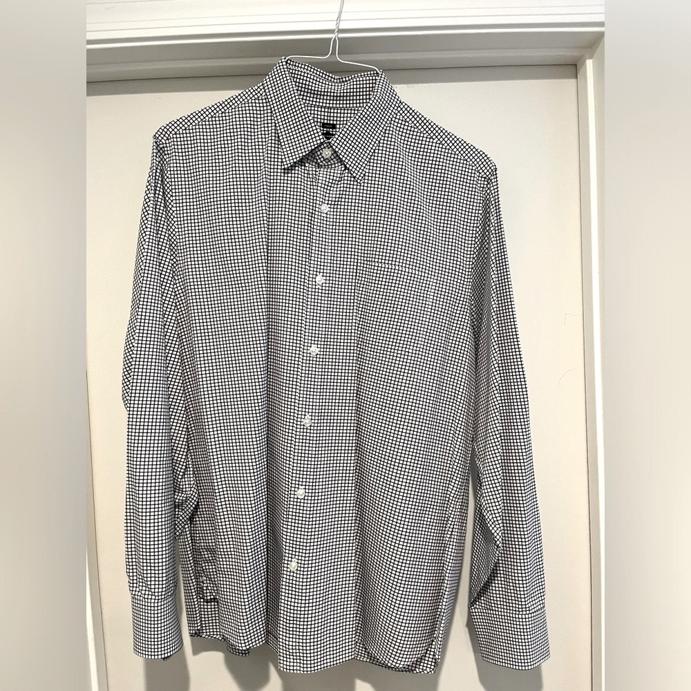 Men Club Monaco classic fit black checkered shirt size L